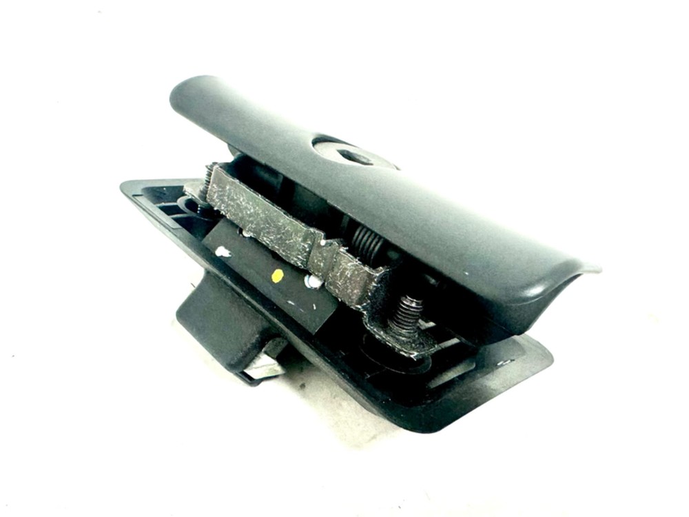 Glove Box Latch Lock BMW 325 328 330 M3 335 X3 X5 E39 E46 E60/61 E9X E53 E83 E90