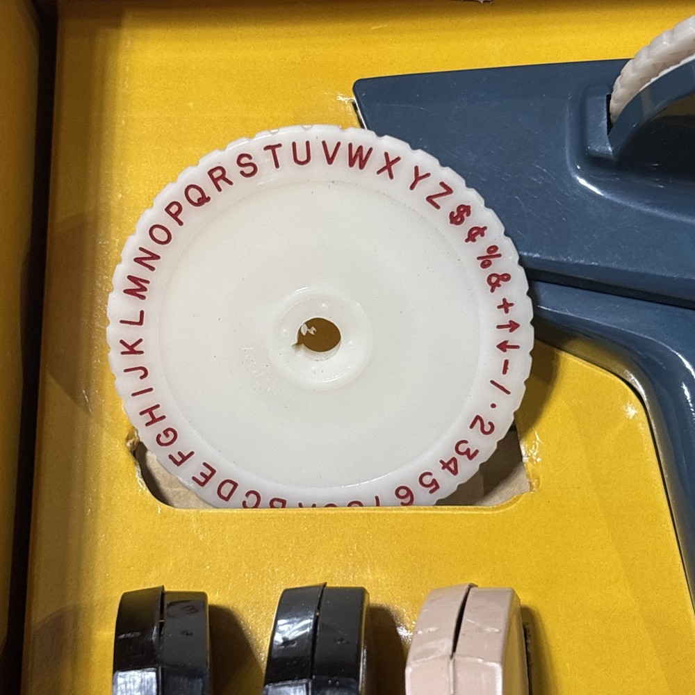 Blue Dymo Organizer 1700 Embossing Label Maker Bundle Works original packaging