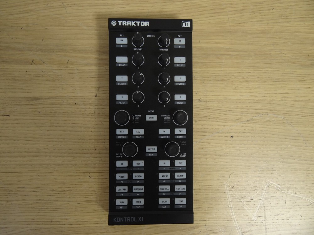 Native Instruments Traktor Kontrol X1