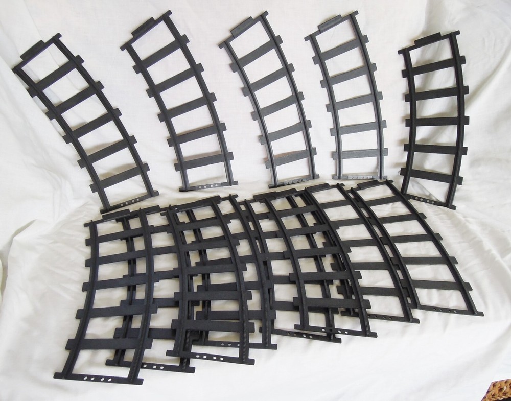Curved toy train track 13 pieces