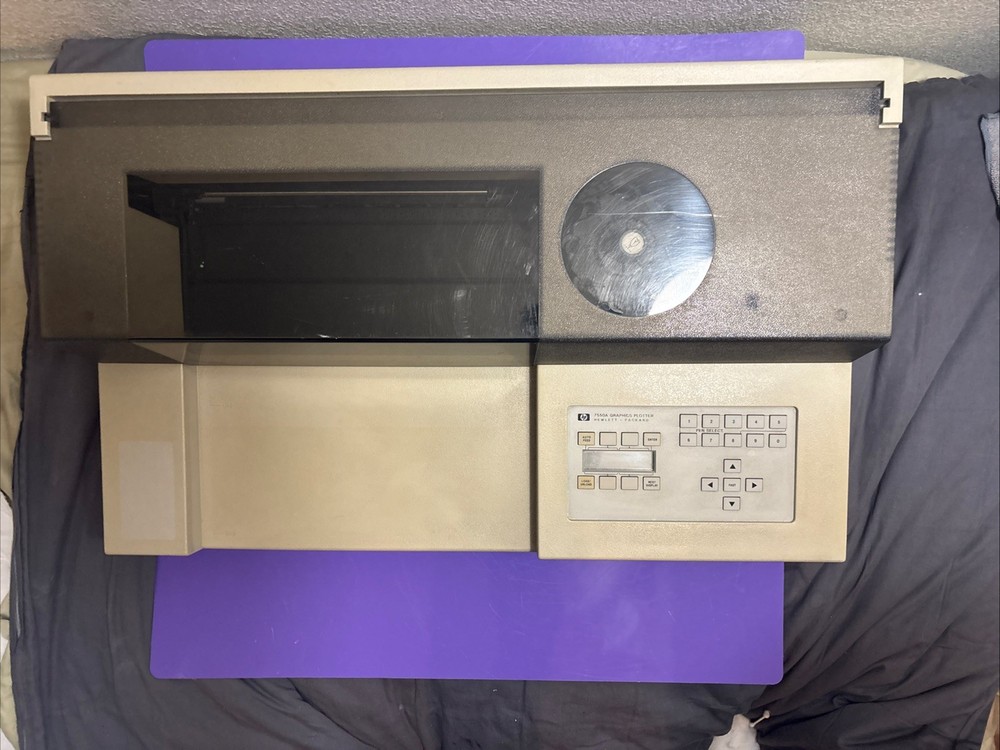 Hewlett-Packard HP 7550A graphics plotter with power cord