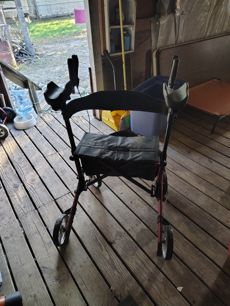 Oasis Space upright walker with seat