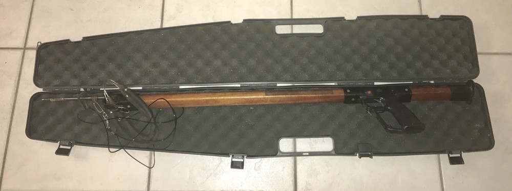 A. B. BILLER SPEAR GUN 60108 40" LONG