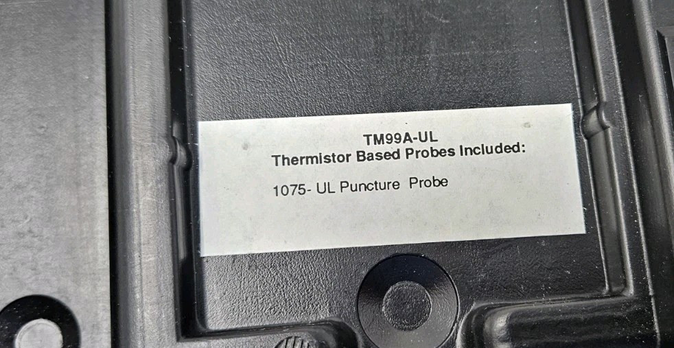 Cooper TM99A-UL Digital Temperature Instrument Turns On In Case *READ*