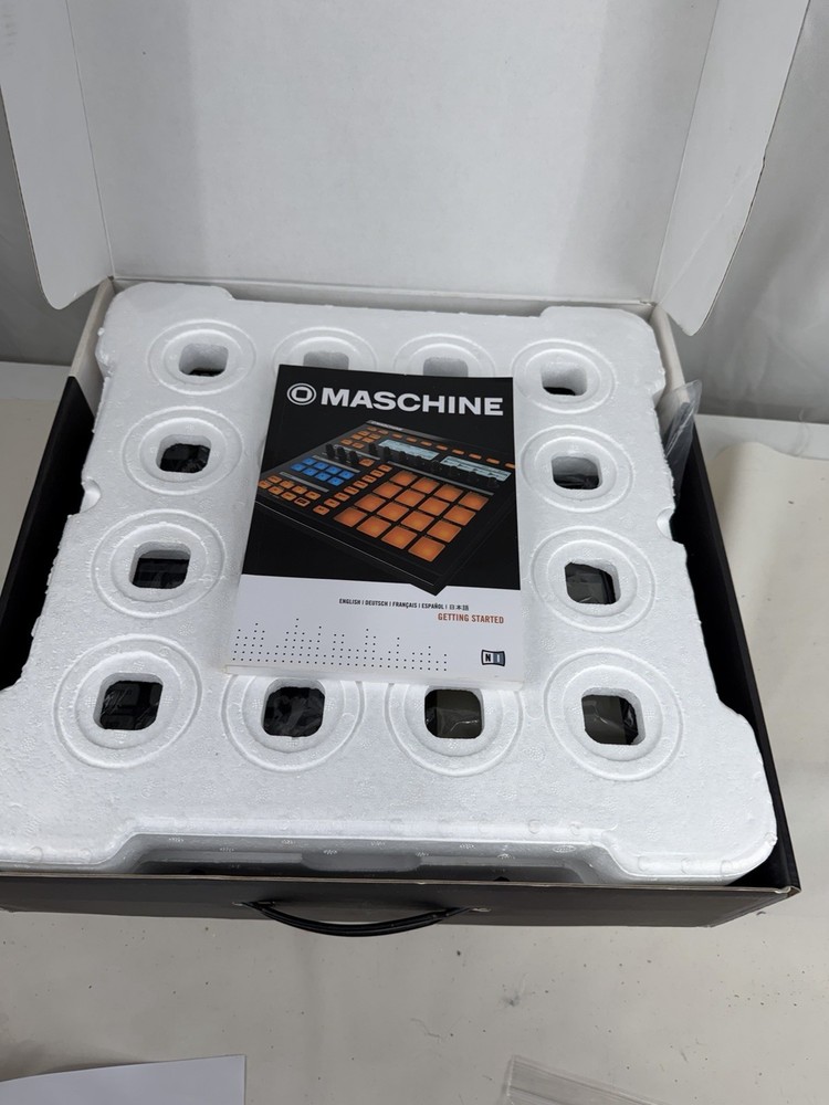 Maschine Groove Production Studio - with Box & book