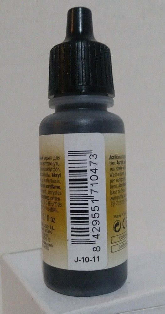 Vallejo Model Air acrylic paint 71.047, Grey.
