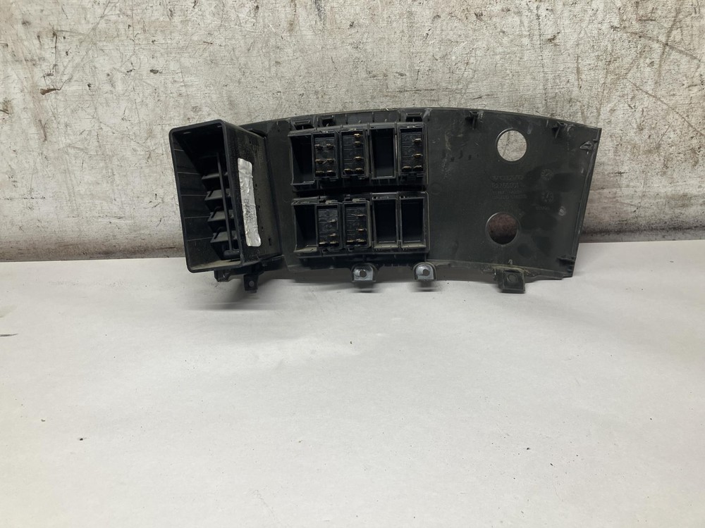 Volvo VNL SWITCH Dash Panel - Used