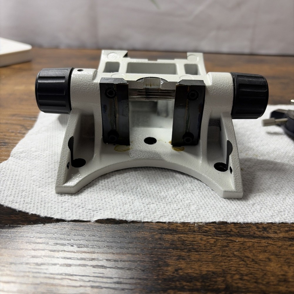 Leica dark phase condenser with stage from a DM6000M microscope