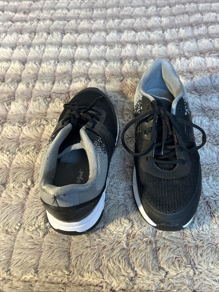 Cat & Jack Black /Gray sneakers size 5