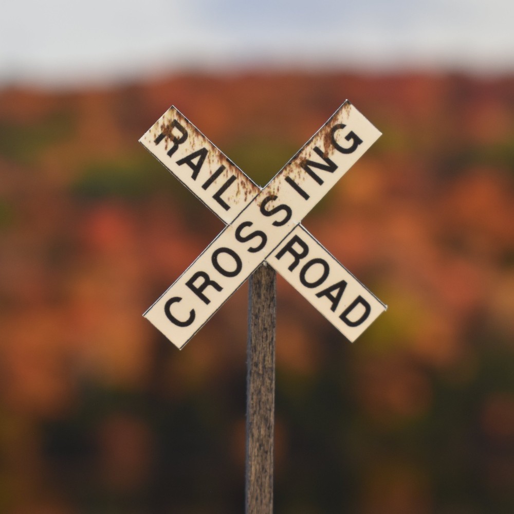 O Scale - Weathered Modern Crossbucks - 2 Pack