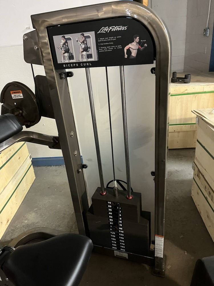 Life Fitness | Pro2 Biceps Curl