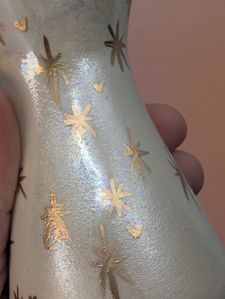 Cunty Bud Vase W/Opalescent