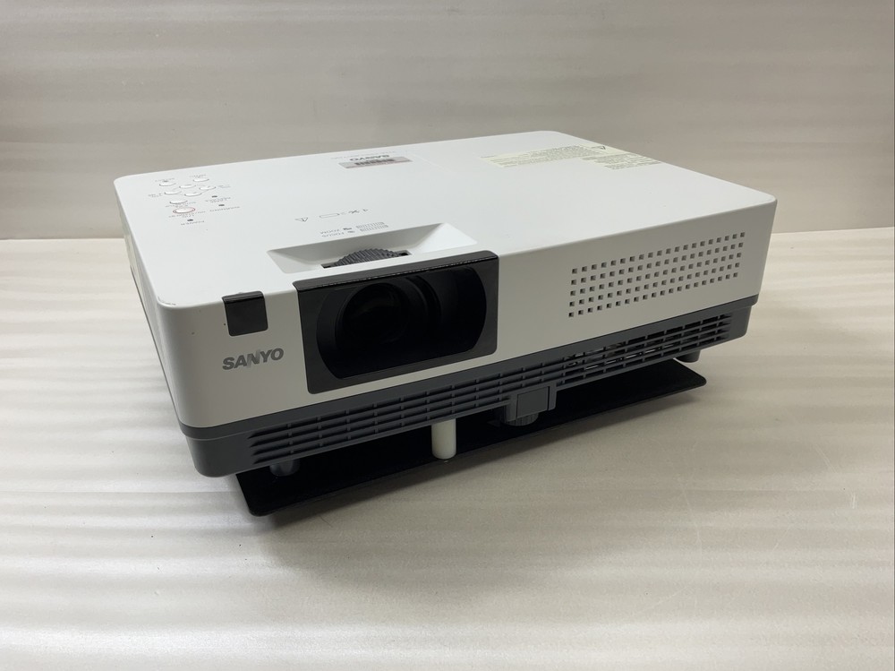 Sanyo XGA Projector Model PLC-XK3010 Multimedia