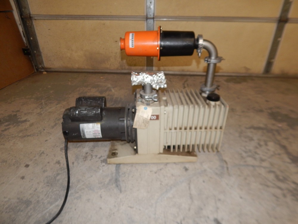 ALCATEL SD-700 ROTARY VANE VACUUM PUMP (#4512)