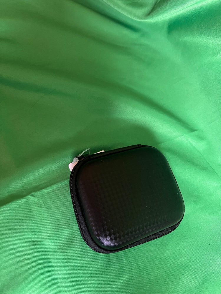 Walgreens - travel pull holder with zipper