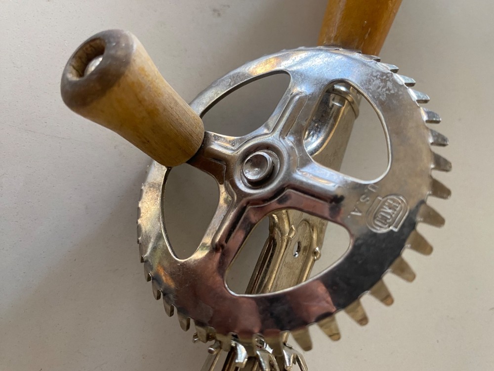 Vintage Ecko Rotary Hand Egg Beater