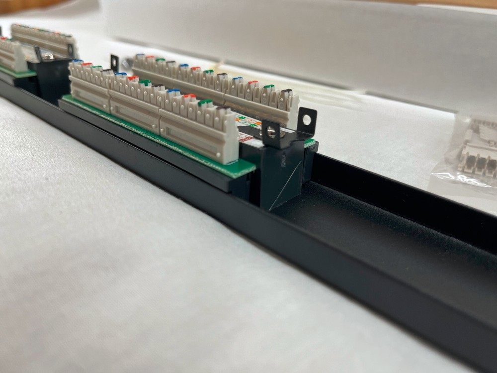 Patch Panel UTP 12 Port Ethernet CAT5e RJ45 110 Network