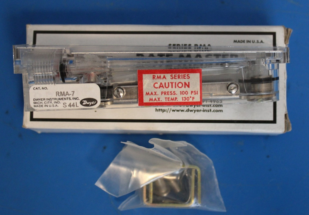 New Dwyer RATE-MASTER FLOWMETER RMA-7 S44 L