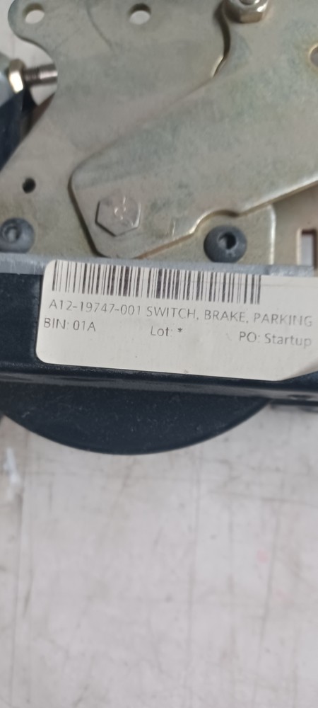 FREIGHTLINER OEM - SHIFT CONTROL HANDLE ORS91054