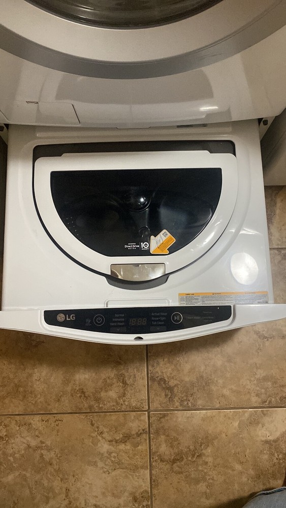 2017 White LG Washer and Dryer Set