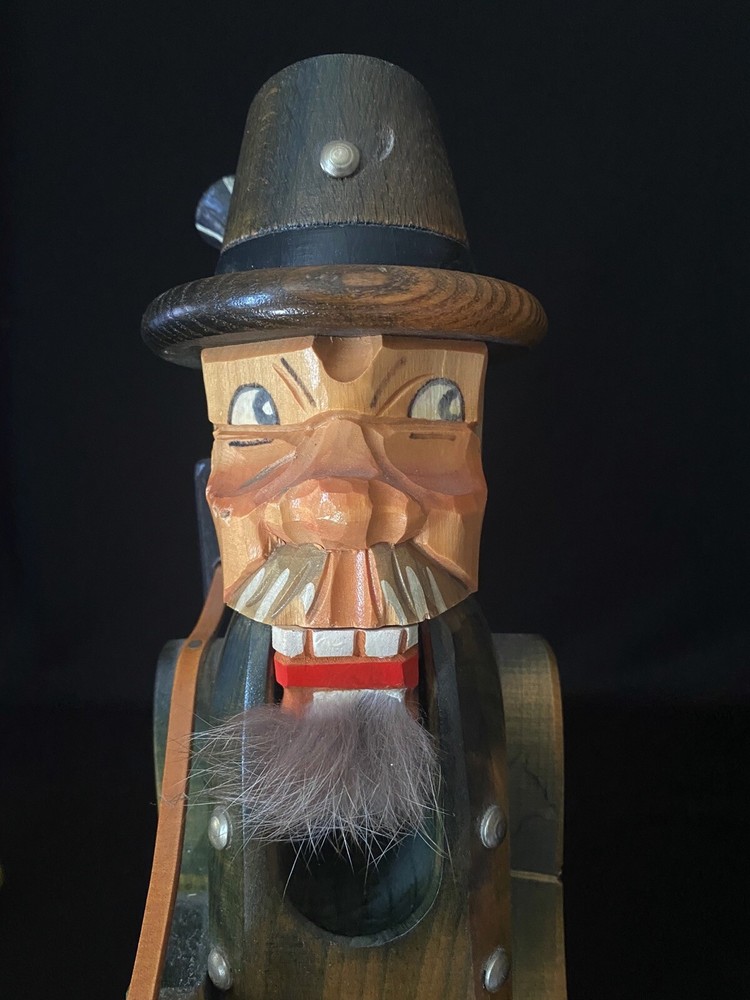 Vtg Black Forest German/Austrian Wood Carved Hunter Tyrolean Hat Nutcracker