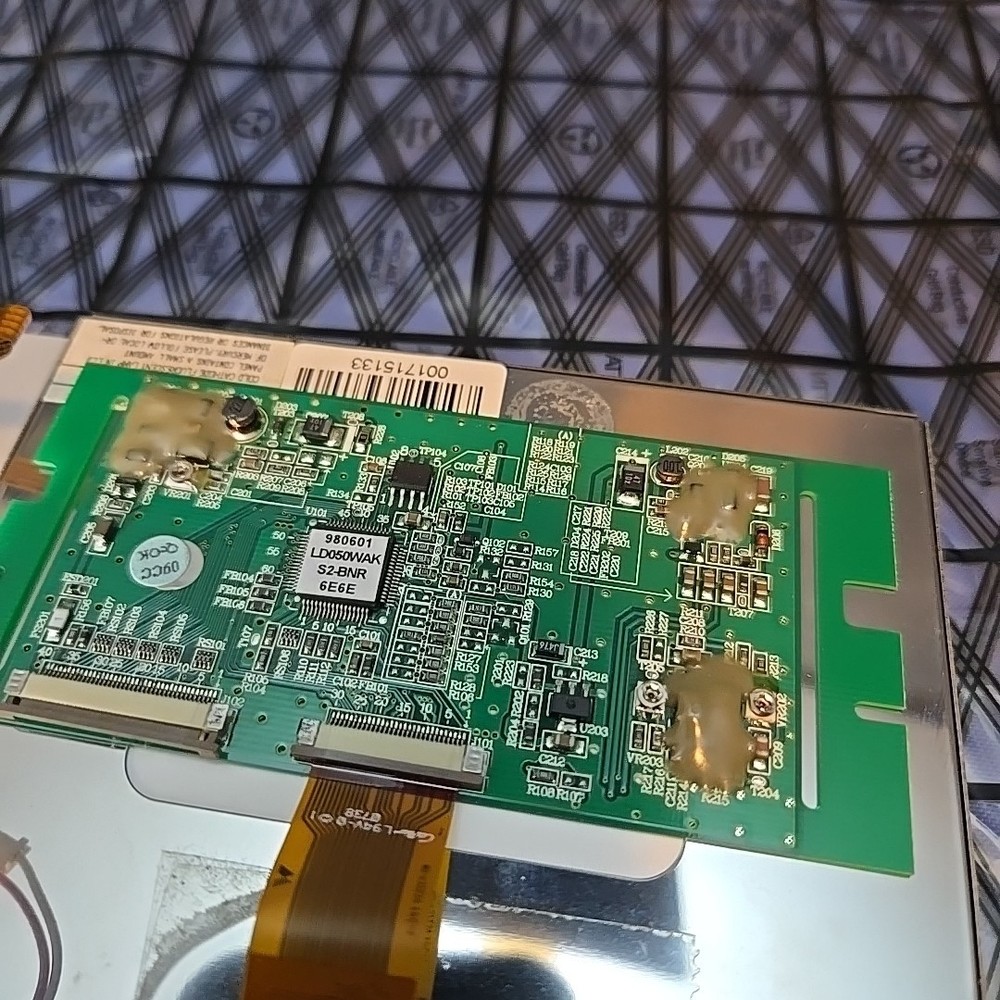 BERNINA 820 LCD DISPLAY & TOUCH SCREEN WORKING TESTED