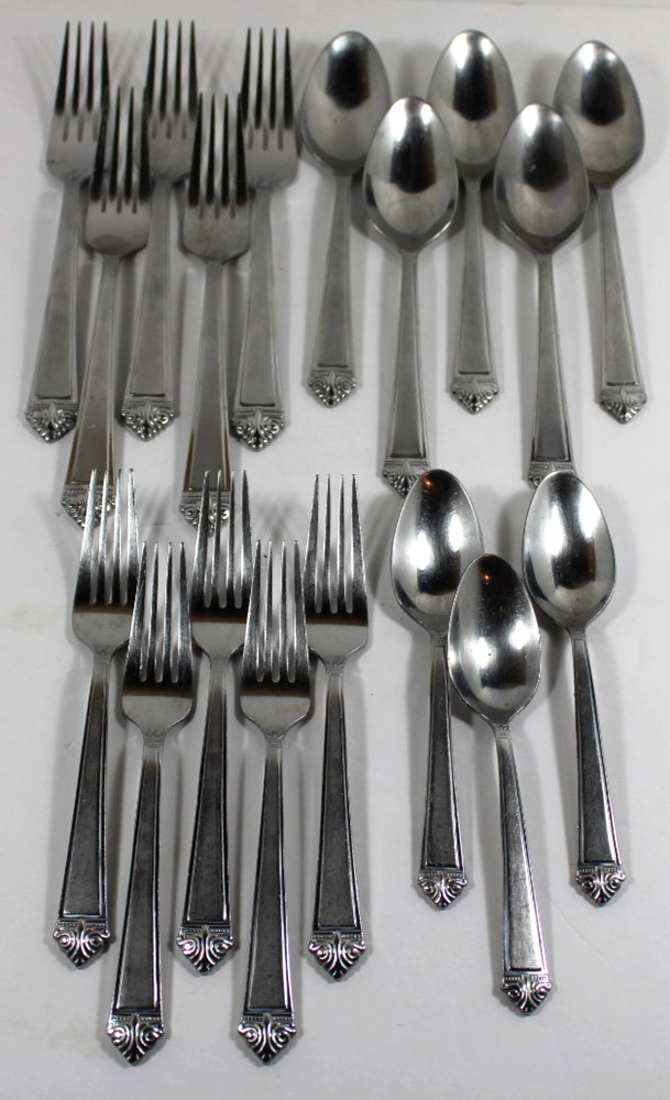 18 Pce. Oneida Augusta Stainless Steel Flatware - Forks & Spoons
