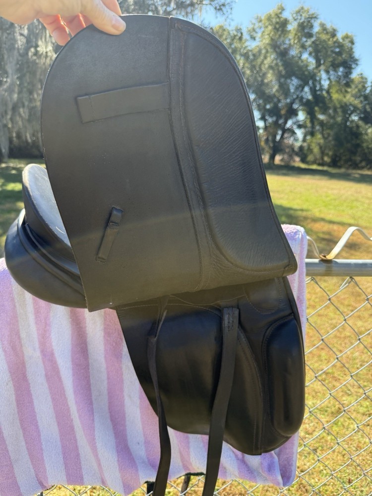 County Dressage Saddle - model Connection, wide tree