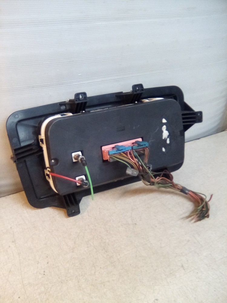 Freightliner Cascadia Speedometer Instrument Cluster