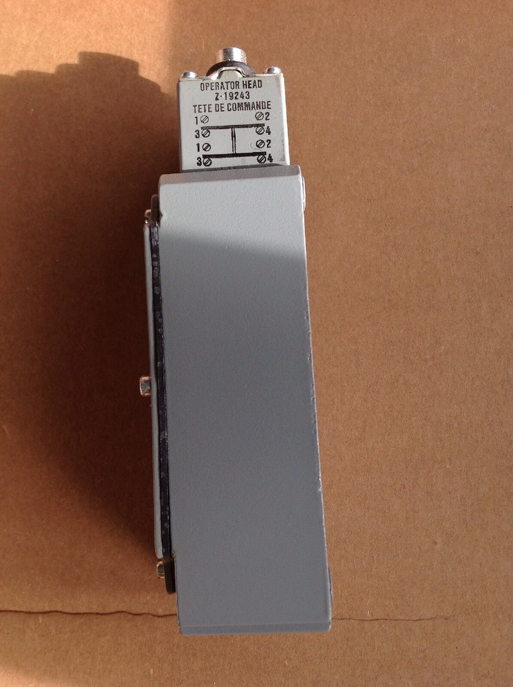 Allen-Bradley Limit Switch 802T-BT