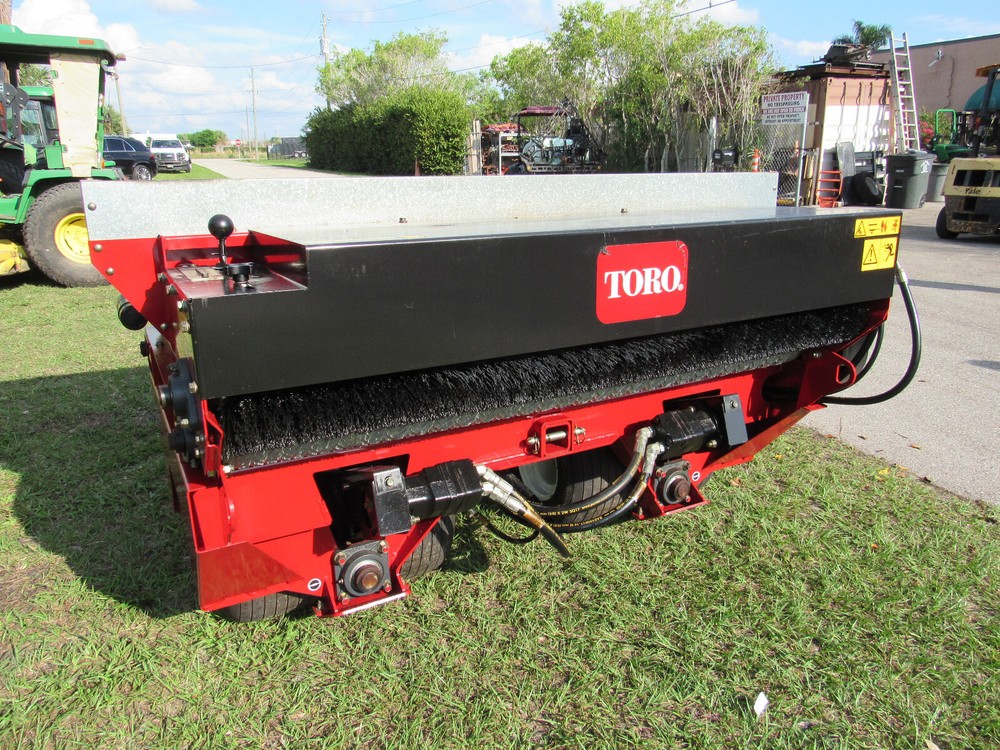 2017 Toro 2500 Top Dresser Self Contained Sand Spreader Pull Type Model #44507