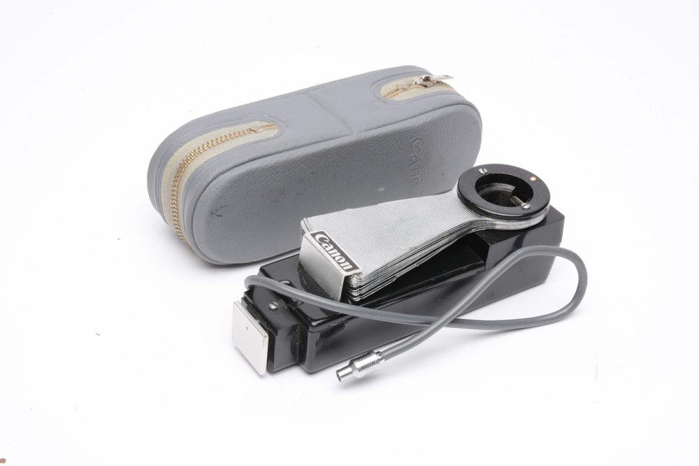 Canon Flash Reflector w/Original case