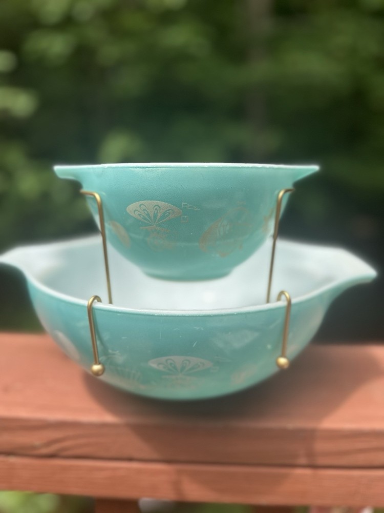 Reproduction Bracket for Pyrex Chip & Dip Cinderella Bowls