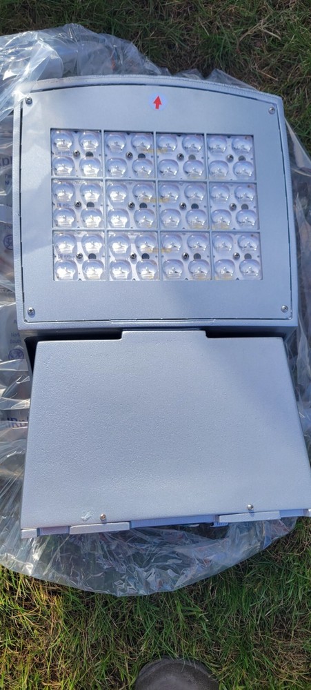 Wall Pack 150w LED  Visionaire Lighting New In Box