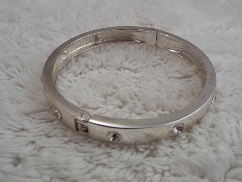 Silvertone Rhinestone Hinged Bracelet (F10)
