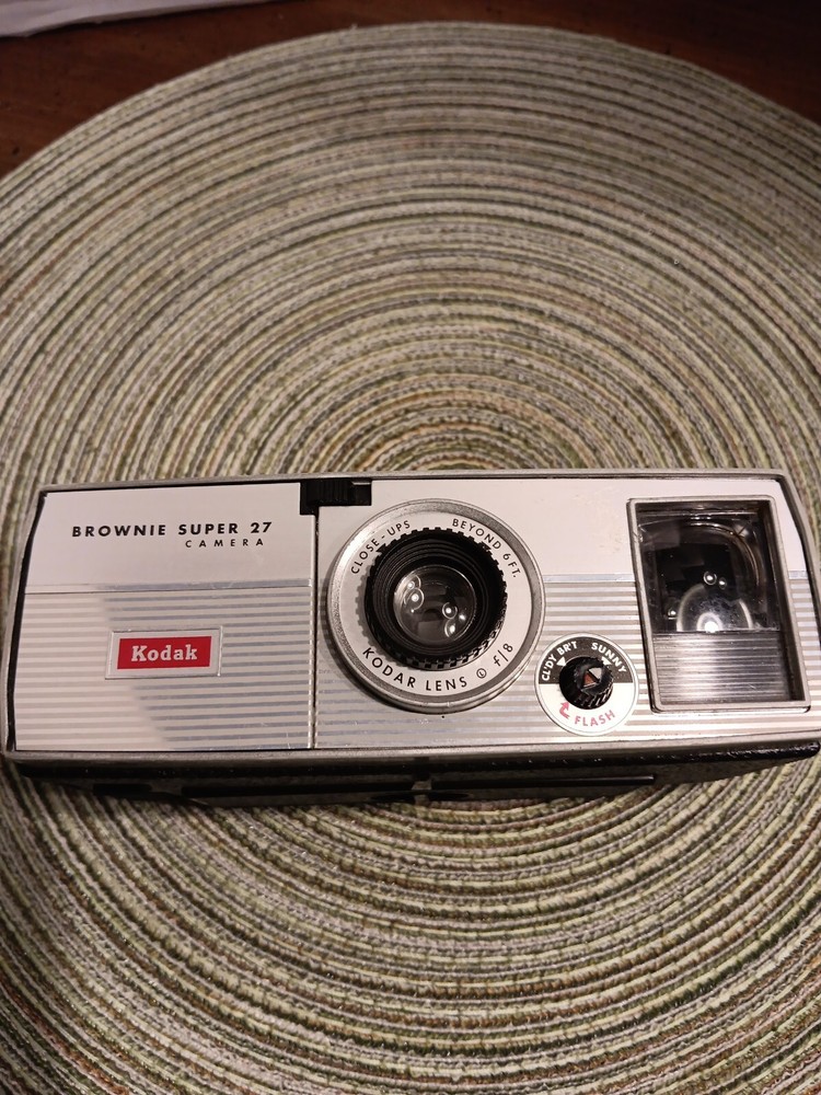Kodak Brownie Super 27 Camera with Lens Untested