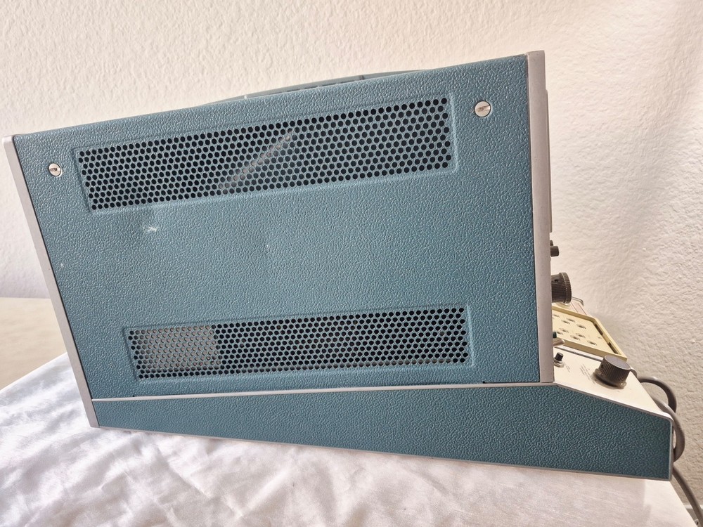 Tektronix Type 576 Curve Tracer High Power Measurement System Powers On
