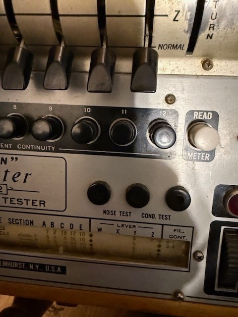 vacuum tube tester working