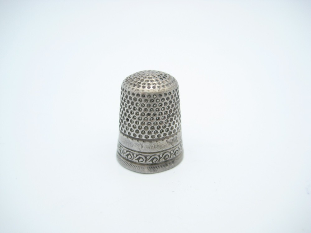 Antique Sterling Silver Sewing Scroll Pattern Thimble Size 8