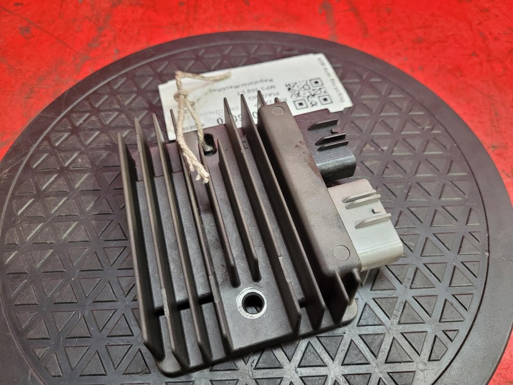 PIAGGIO MP3 300 REGULATOR RECTIFIER 2023