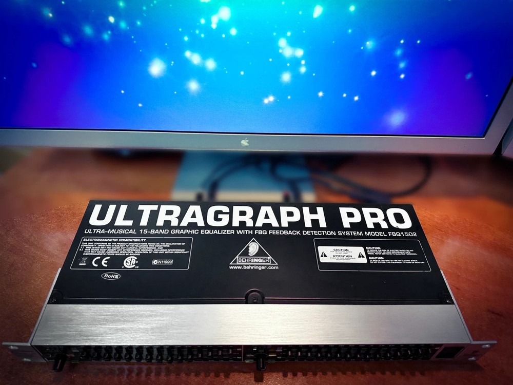 Behringer FBQ1502 Stereo Graphic Equalizer XLR Inputs