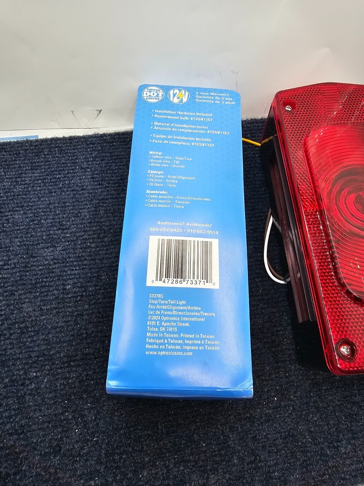 Optronics ST37RS ST-37RS: Red Tail Light with License Light T4