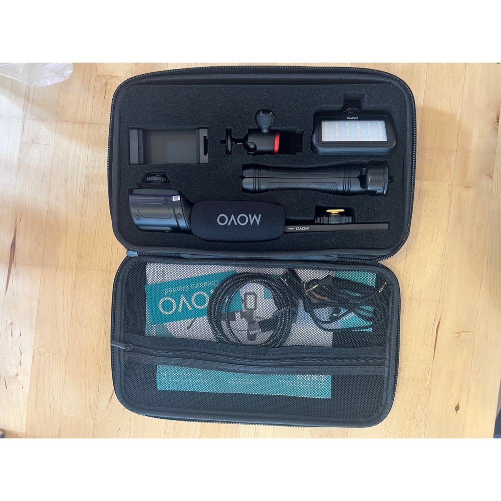 MOVO iBLOGGER VLOGGING KIT FOR iPHONE & MICROPHONE, LED LIGHT & TRIPOD