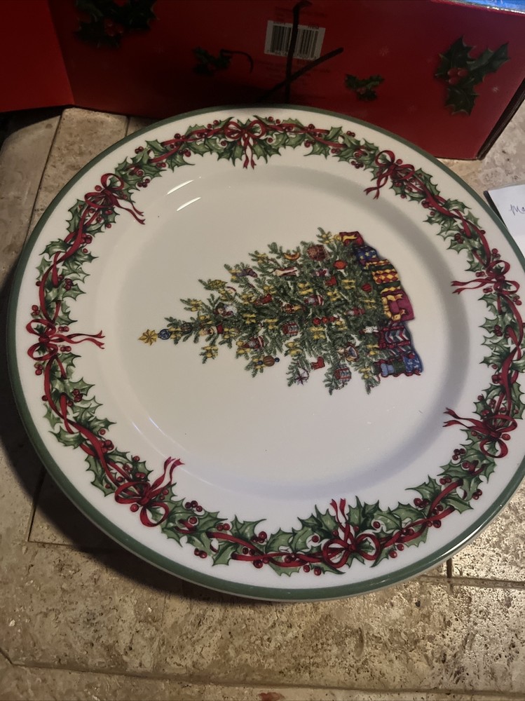 Christopher Radko holiday celebrations dinnerware 7 Piece set earthenware