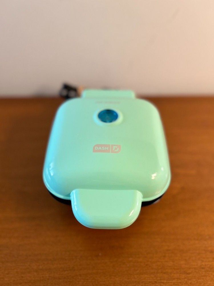 DASH Egg Bite Maker With 4 Silicone Molds Aqua Space Saver