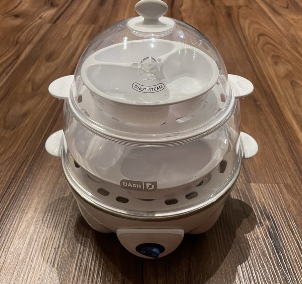 Dash White Deluxe Egg Cooker