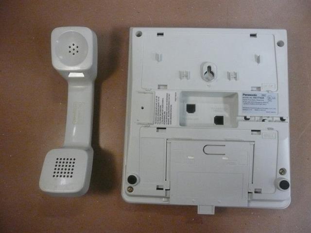 Panasonic KX-T7425 Phone