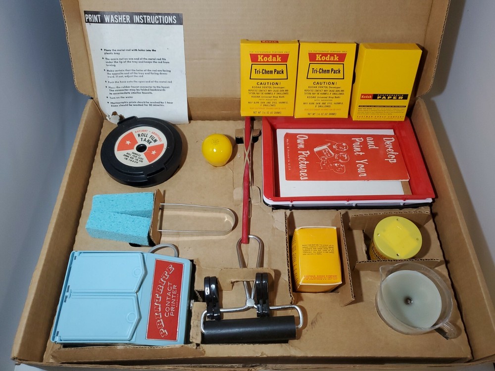 Vintage Kodak Photograph Developing Kit RARE