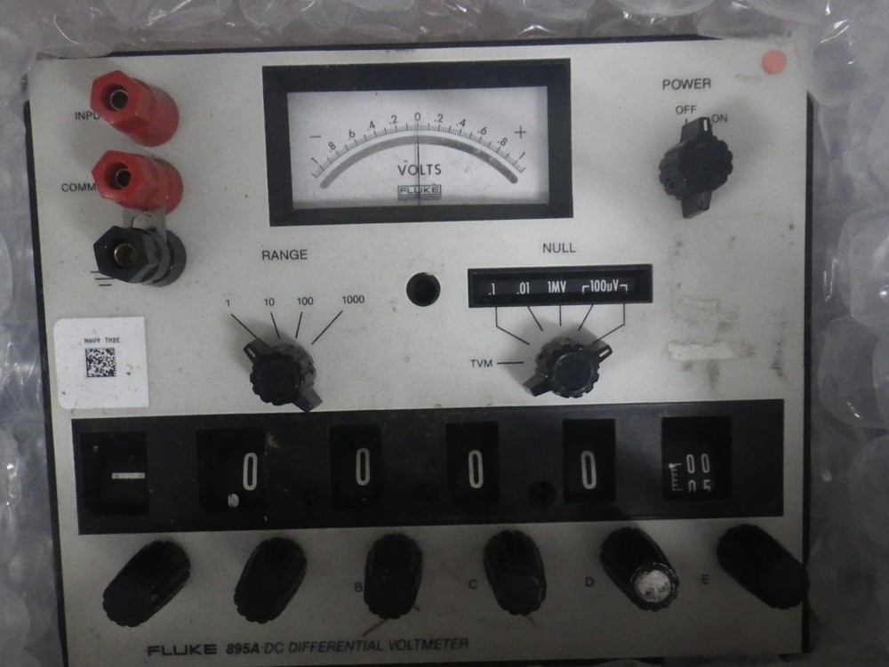 Fluke 895A DC Benchtop Differential Electrical Voltmeter 1-1000 TVM Multi-Range