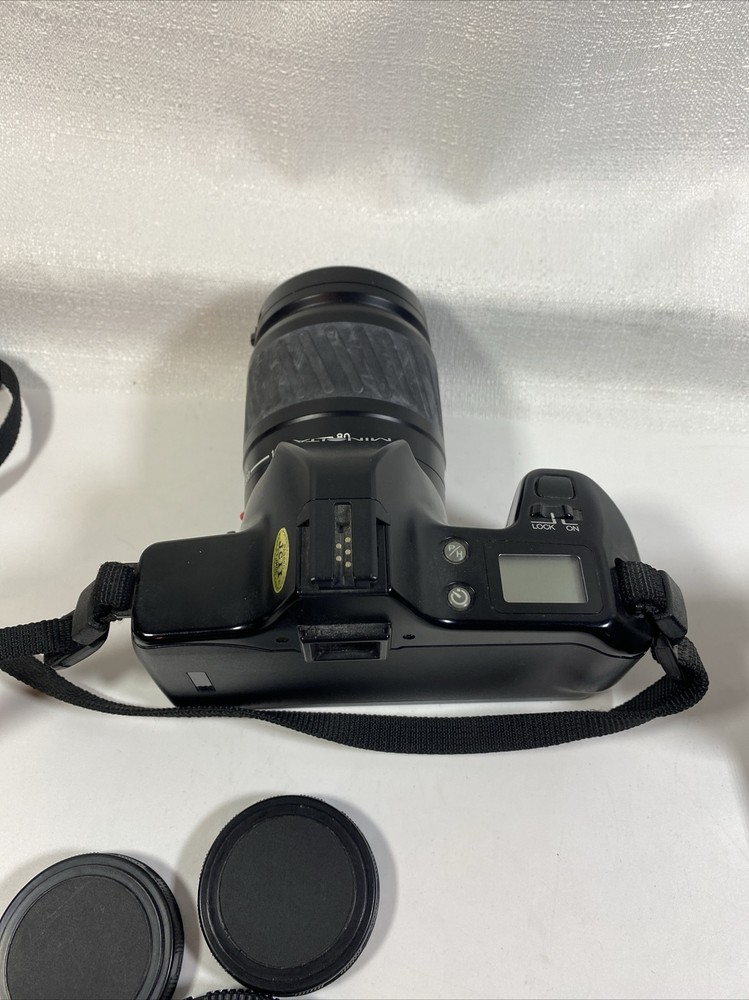 Minolta Maxxum 3000i SLR Film Camera Bundle